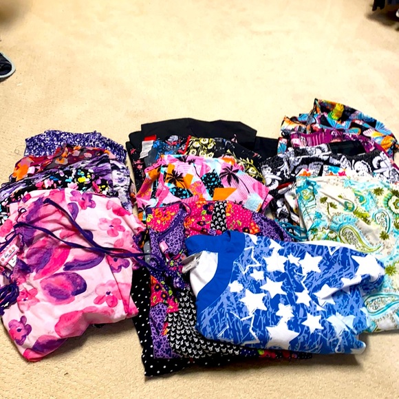 16 separate all different varieties of scrub tops - Picture 1 of 3